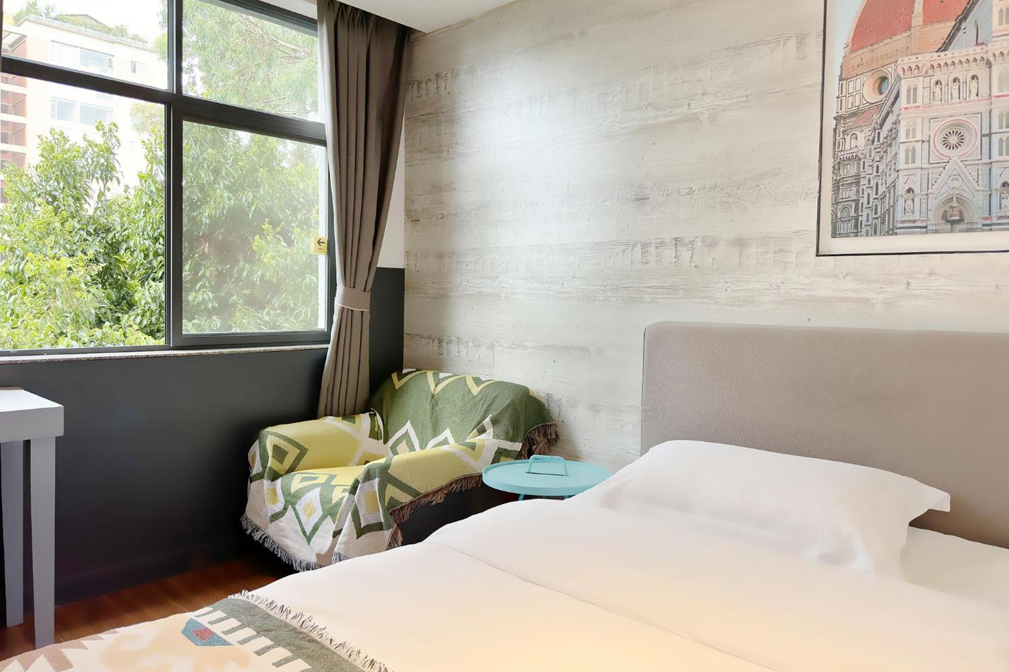 Kunming Upland International Youth Hostel Near The City Center ,2 Mins Walk To The Subway, 2 Mins Walk To The Green Lake, Close To Yuan Tong Temple, Old Street, Yunnan University, Convenient Payment And Visa Cards Are Accepted Eksteriør bilde